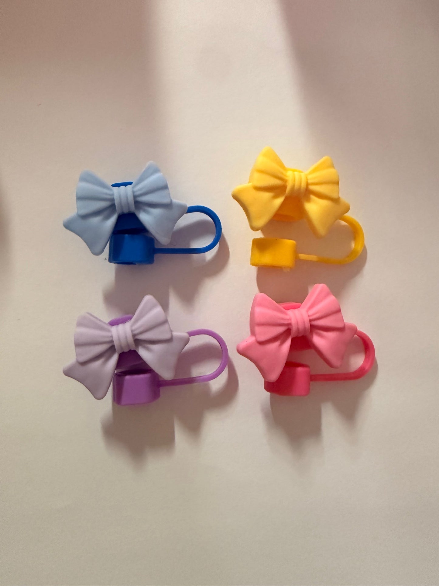 One sided 3d bow straw topper